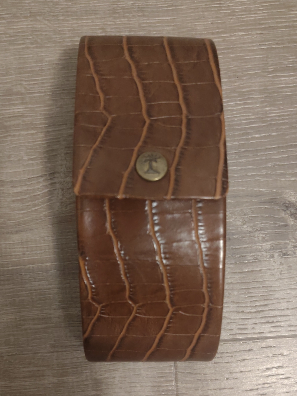 Tommy Bahama Brown Leather Snap Eyewear Sleeve